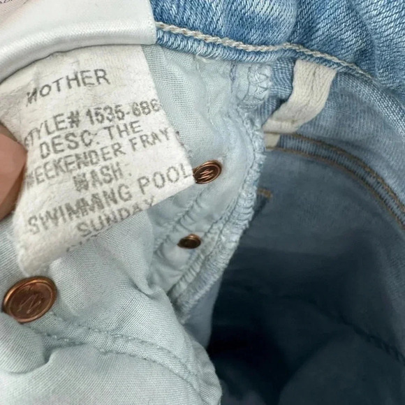 MOTHER The Weekender  Fray in Swimming Pool Sunday Size 24 jeans B2328 - Picture 7 of 7
